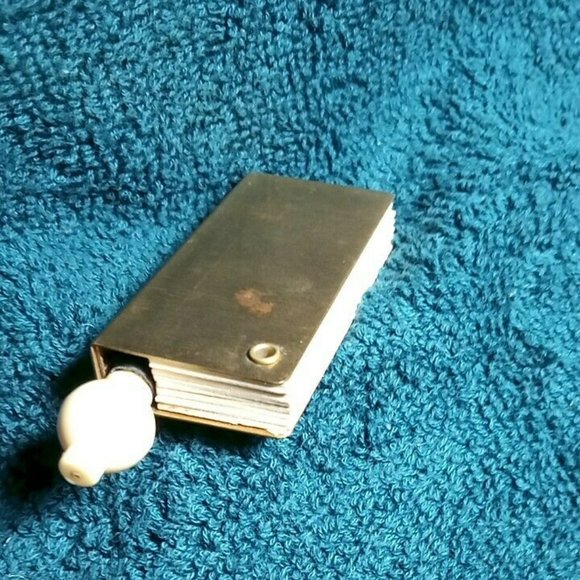 Vintage Miniature brass address book - Picture 5 of 5